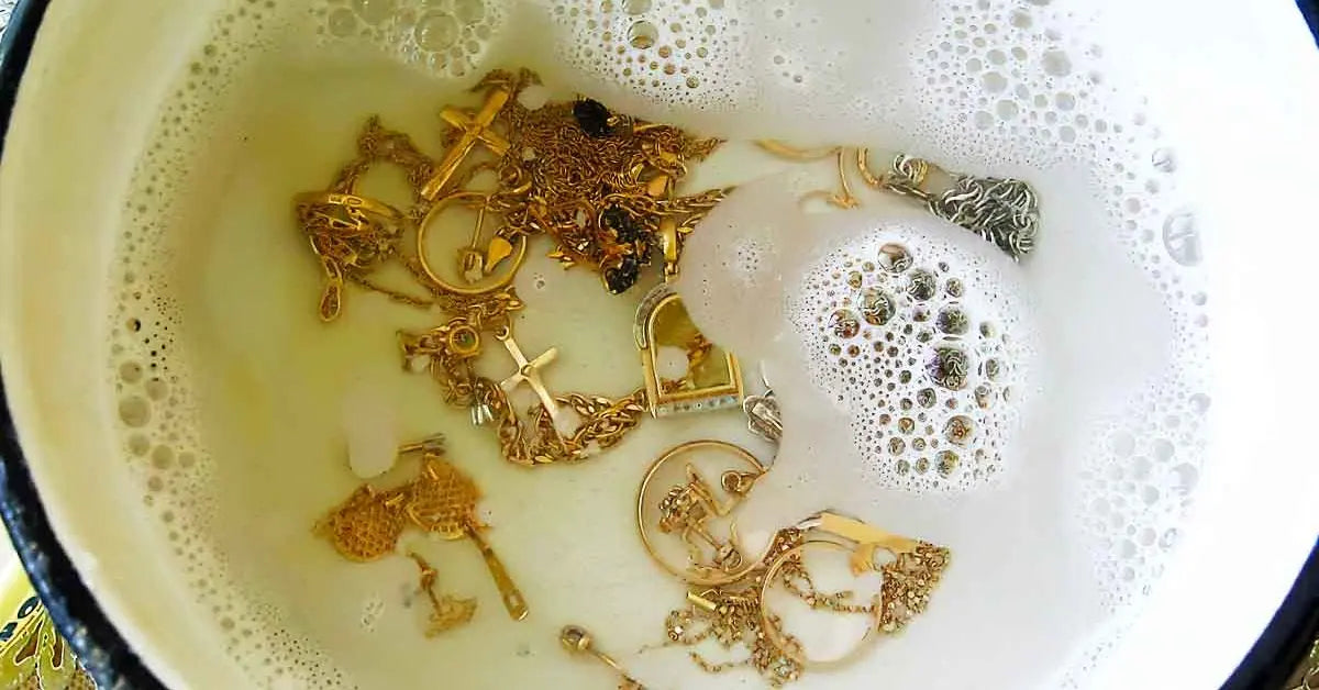 Conseil pour nettoyer des bijoux en acier inoxydable